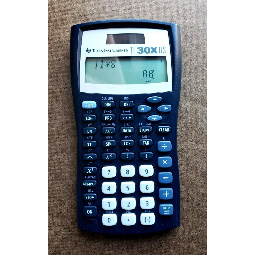 Texas Instruments TI-30X IIS SCIENTIFIC SOLAR CALCULATOR W/ Cover Tested Working